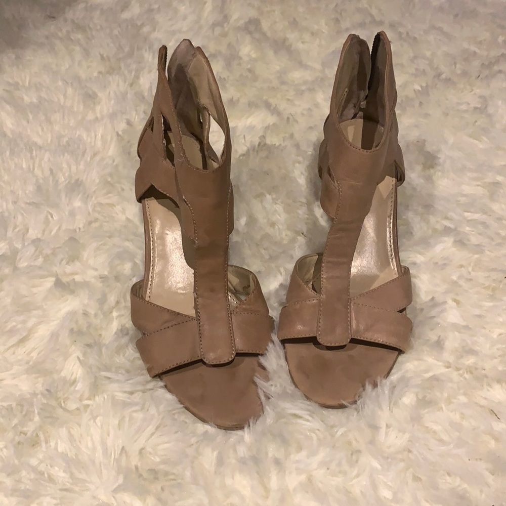 Nude color wedges